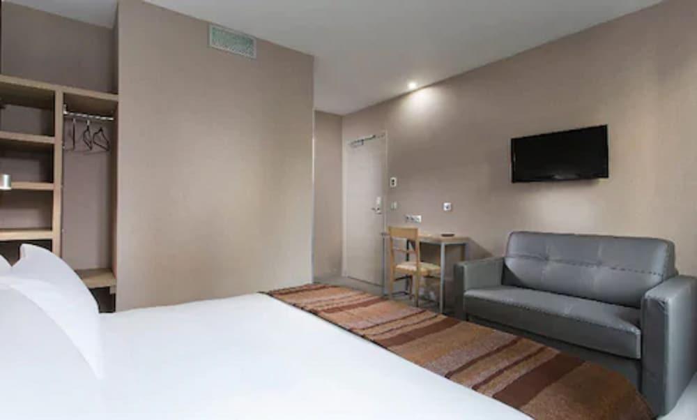 Des Pavillons Parigi