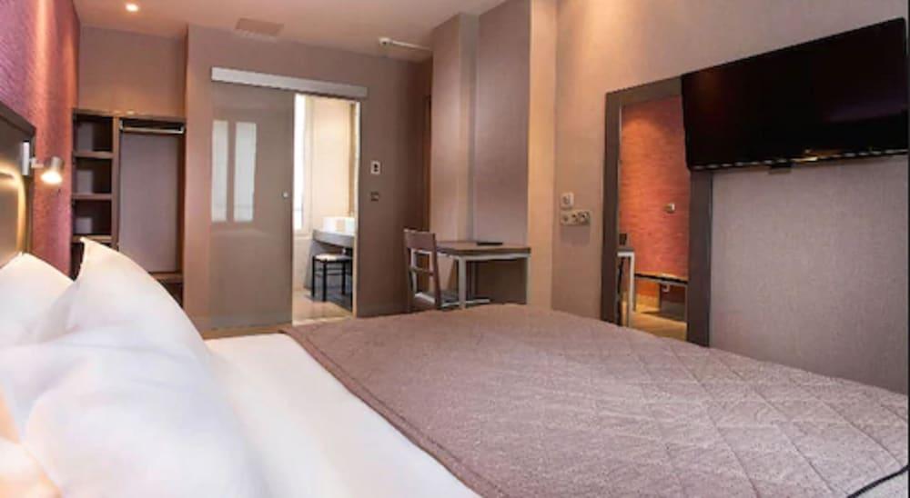 Des Pavillons Hotel 2*